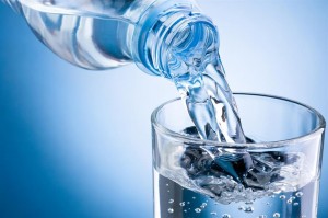 Colmo per una bottiglia d&#039;acqua